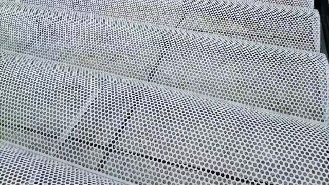 宝山区宝武炭材料研究院@白色弧形冲孔铝单板